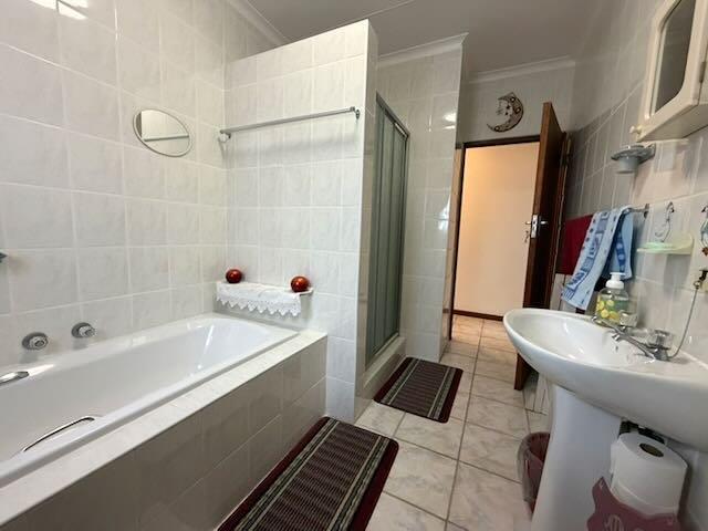 3 Bedroom Property for Sale in Fraaiuitsig Western Cape